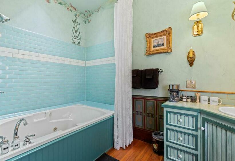 Полулюкс, The Peerless