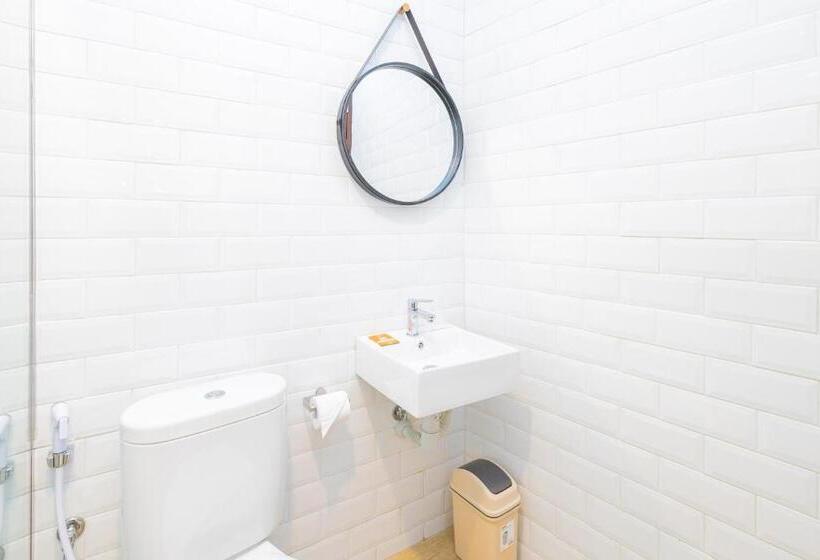 套房, Sans Hotel Bobosini Malang By Reddoorz