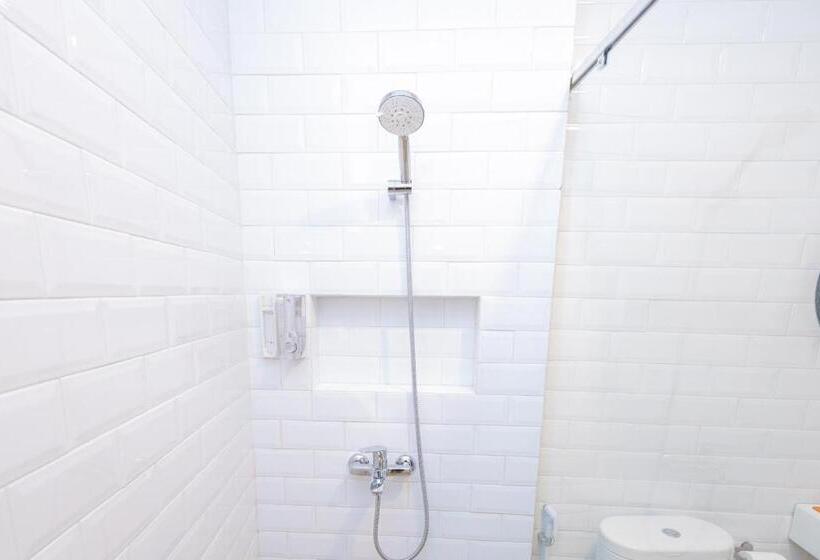 套房, Sans Hotel Bobosini Malang By Reddoorz