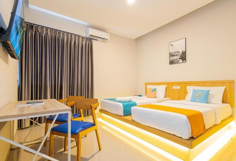 套房, Sans Hotel Bobosini Malang By Reddoorz