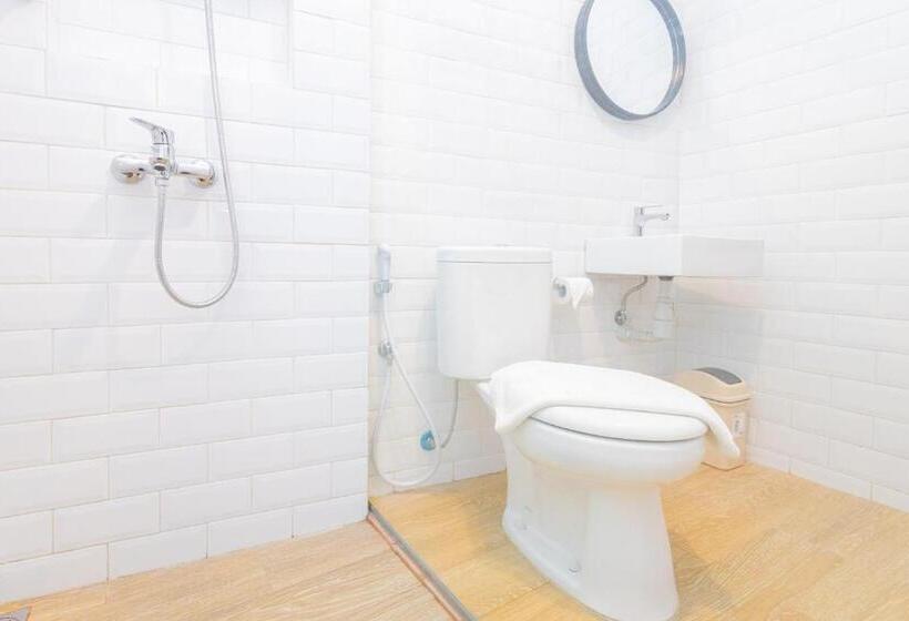 家庭间, Sans Hotel Bobosini Malang By Reddoorz