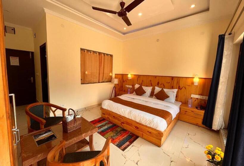 חדר דלוקס, Sitara Hotel & Resort, ! Most Awarded Property In Mussoorie