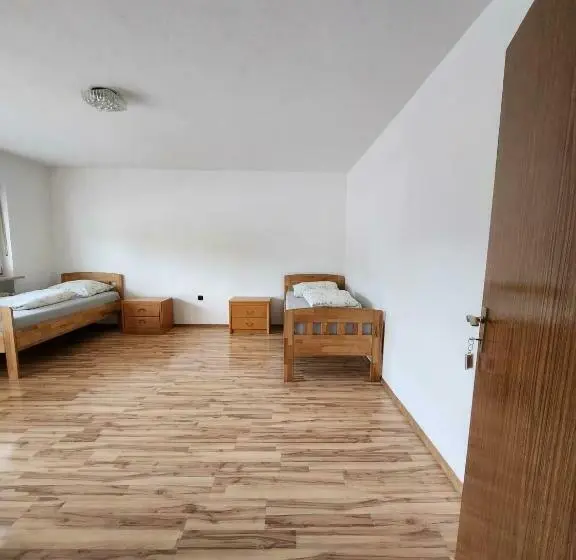 Standard Værelse Delt Badeværelse, Stadthostel