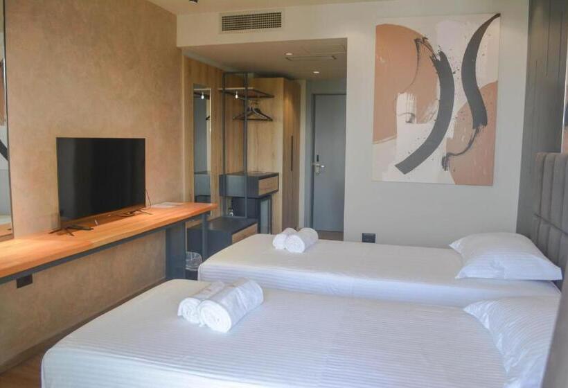 غرفة ديلوكس مطلّة علي البحر مزوَّدة بشُرفة, Azura Ksamil