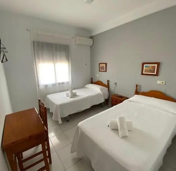 スタンダードトリプルルーム, Hostal Carlos Iii