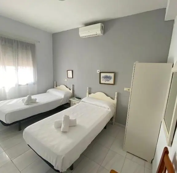 スタンダードルーム, Hostal Carlos Iii