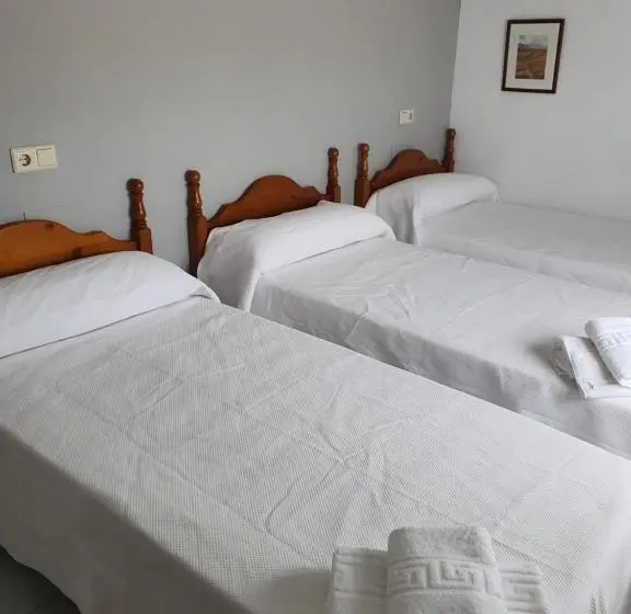 スタンダードトリプルルーム, Hostal Carlos Iii