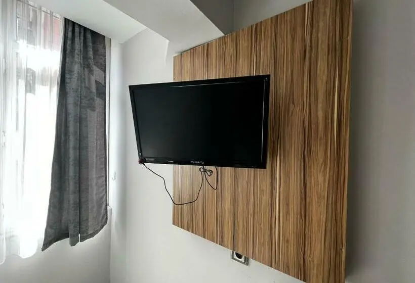 Habitación Estándar Individual, Luu