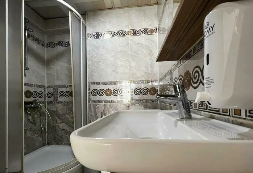 Habitación Estándar Individual, Luu