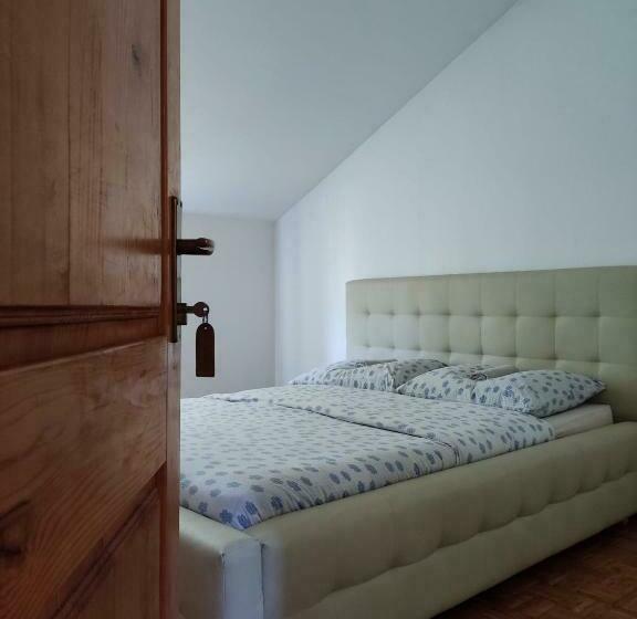 اتاق استاندارد, Estrada Ostrožac