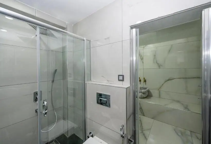 Deluxe Kolmen Hengen Huone Merinäkymä, Bosphorus Exclusi̇ve Resi̇dence