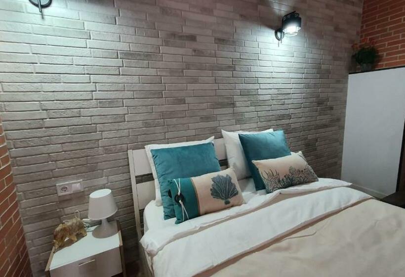 إستوديو سوبيريور, Melia Y Fuster 23c