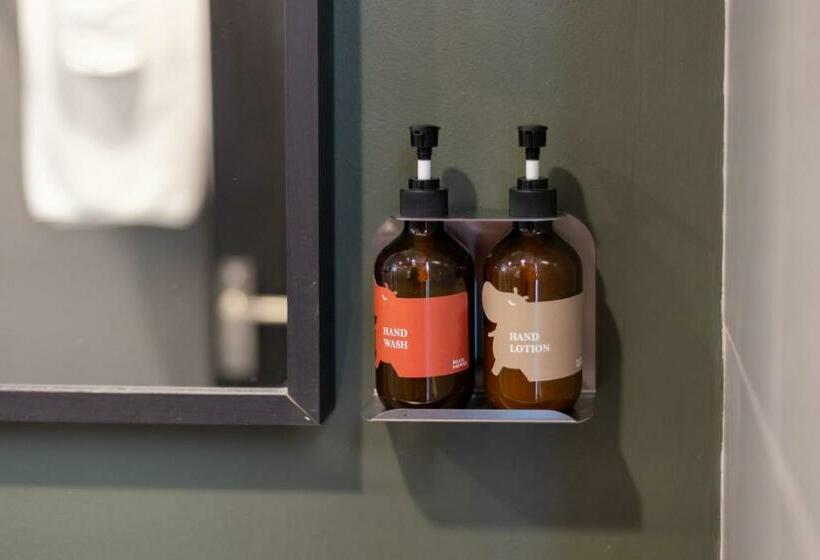 标准间, Blue Hippo