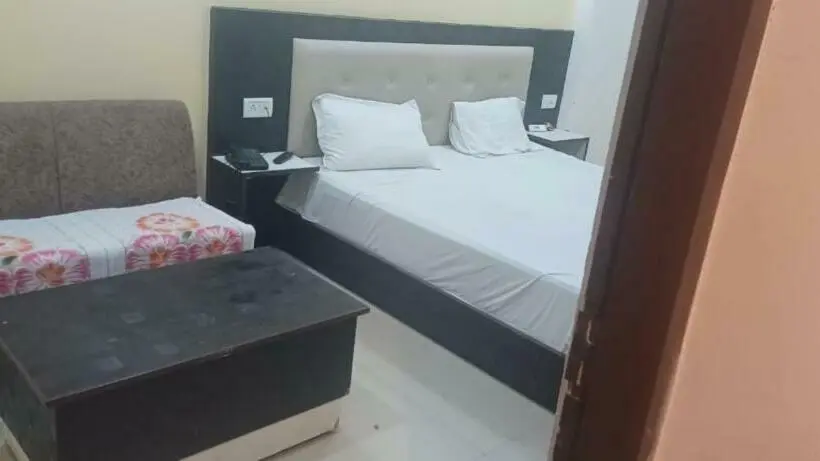 デラックスルーム, Goroomgo Raj Ganga Haridwar