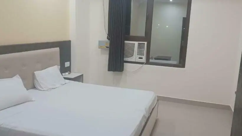 キングサイズベッドのデラックスルーム, Goroomgo Raj Ganga Haridwar