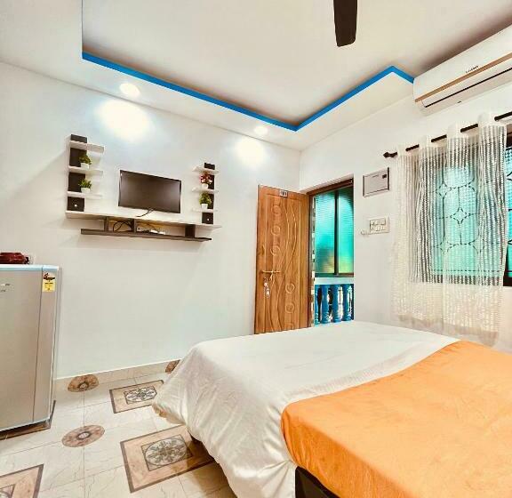 标准工作室, Yash Deep 100 Meter Calangute Beach