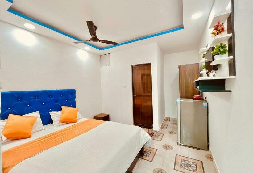 标准工作室, Yash Deep 100 Meter Calangute Beach