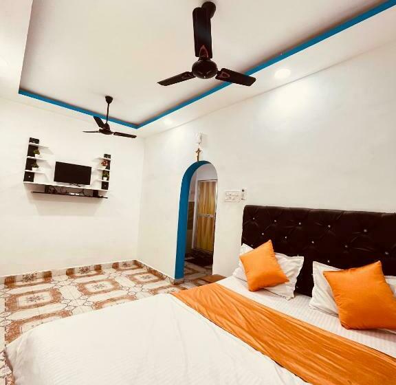 جناح عائلي, Yash Deep   100 Meter Calangute Beach