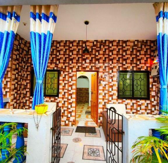 Studio Standard, Yash Deep   100 Meter Calangute Beach