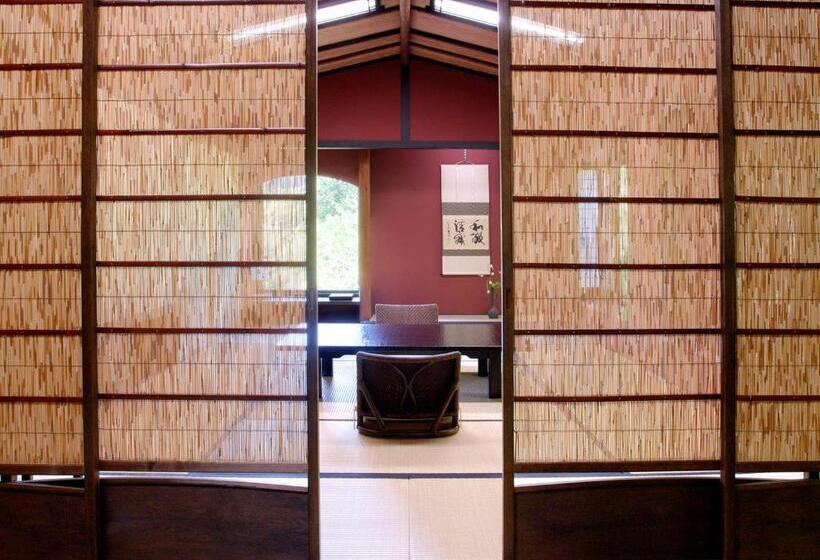اتاق استاندارد با چشم‌انداز کوهستان, Ryokan Sumiya Kihoan
