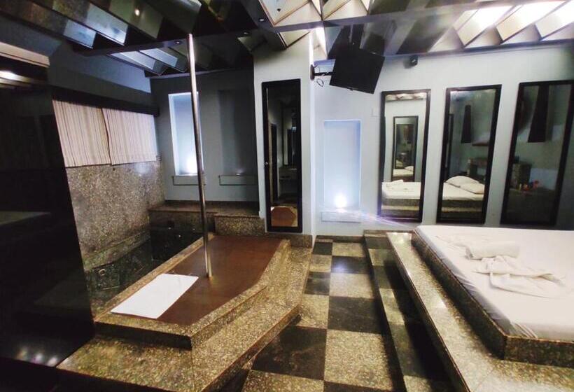 חדר סטנדרט, Village Motel