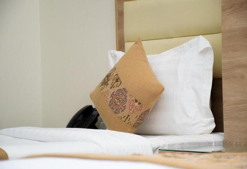 Номер Стандарт Трехместный, فندق ريست ان