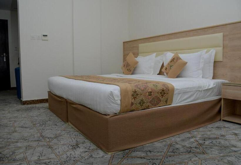 Полулюкс, فندق ريست ان