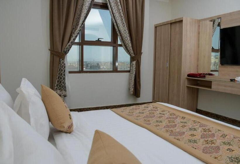 Полулюкс, فندق ريست ان