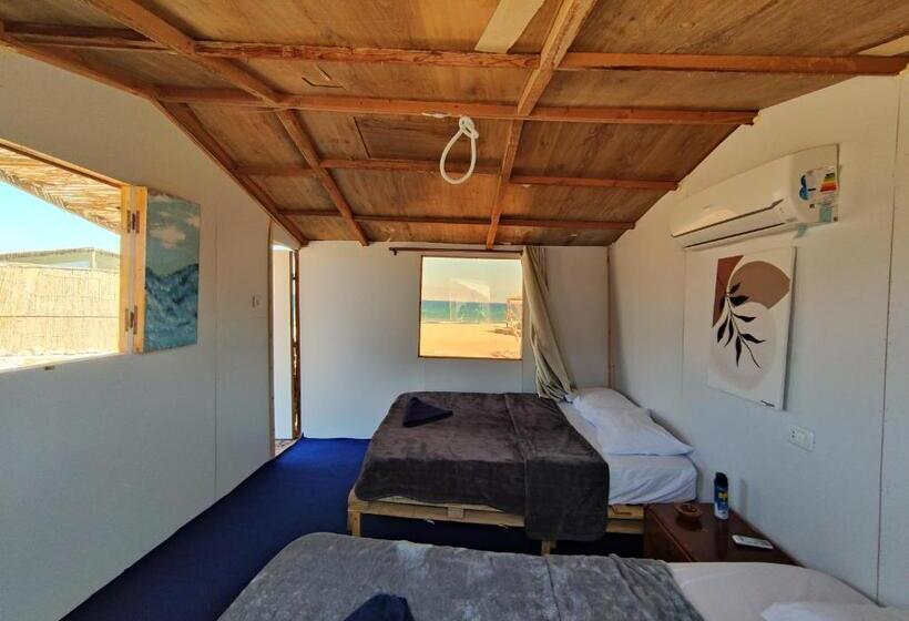 اتاق لوکس, New Droub Camp