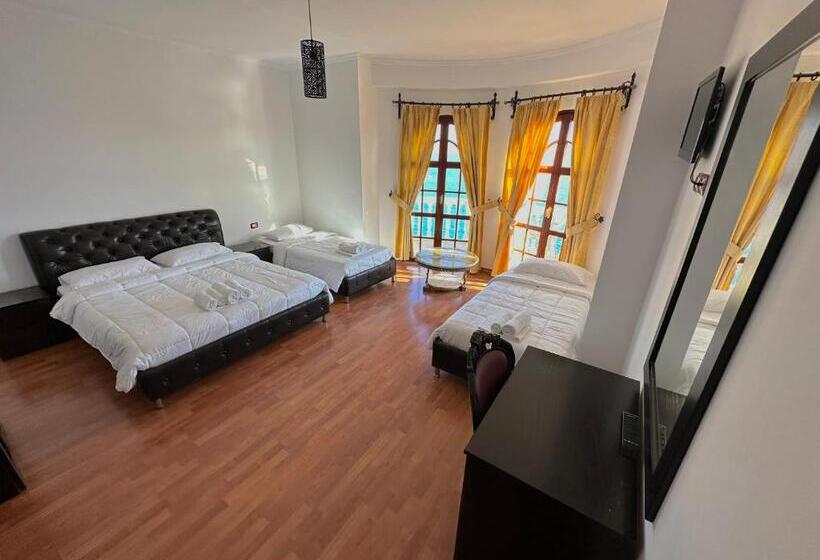 חדר סטנדרט לארבעה נוף לים, Monte Cristo Hotel With Rooftop Pool