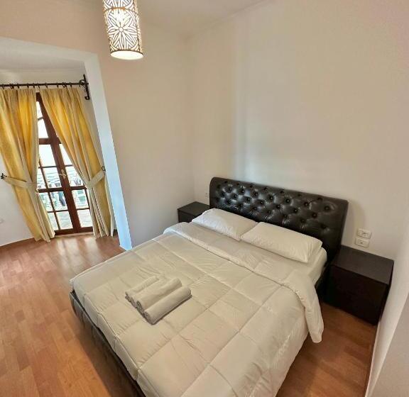 חדר דלוקס צדדי נוף לים, Monte Cristo Hotel With Rooftop Pool