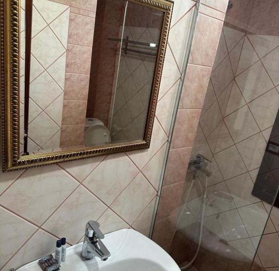 חדר דלוקס צדדי נוף לים, Monte Cristo Hotel With Rooftop Pool