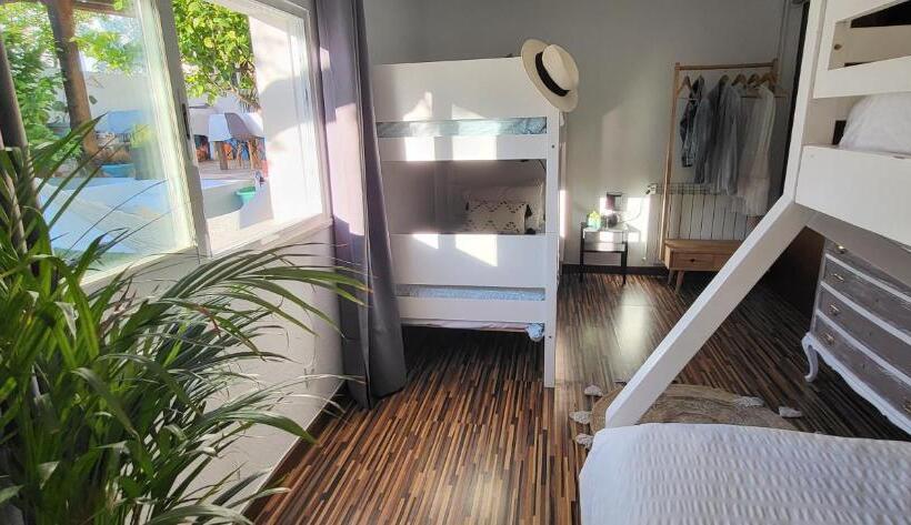 Дом 3 Спальни, Caparica Villa