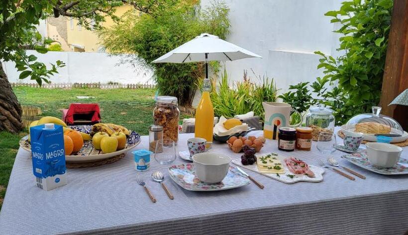 Дом 3 Спальни, Caparica Villa