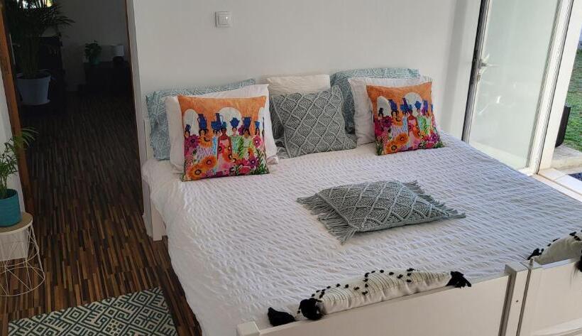 Четырехместный Номер Стандарт, Caparica Villa