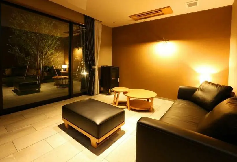 Deluxe Neljän Hengen Huone, Yabenomori