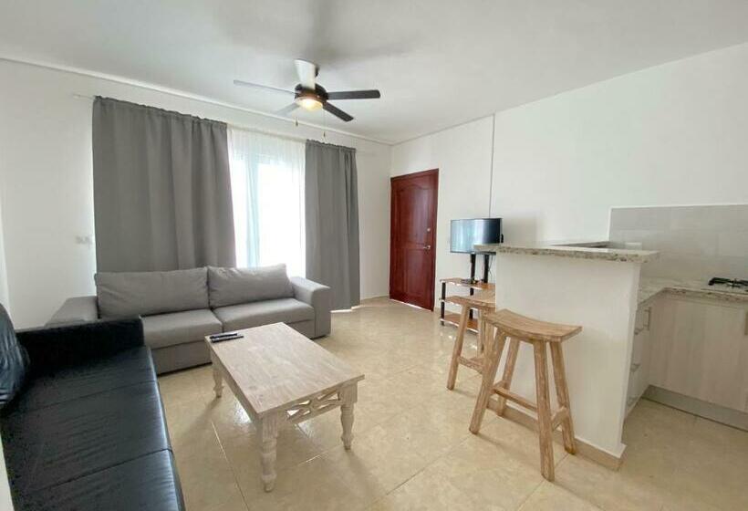 套房带泳池景, Los Corales Villas And Suites Beach Club, Spa, Restaurants