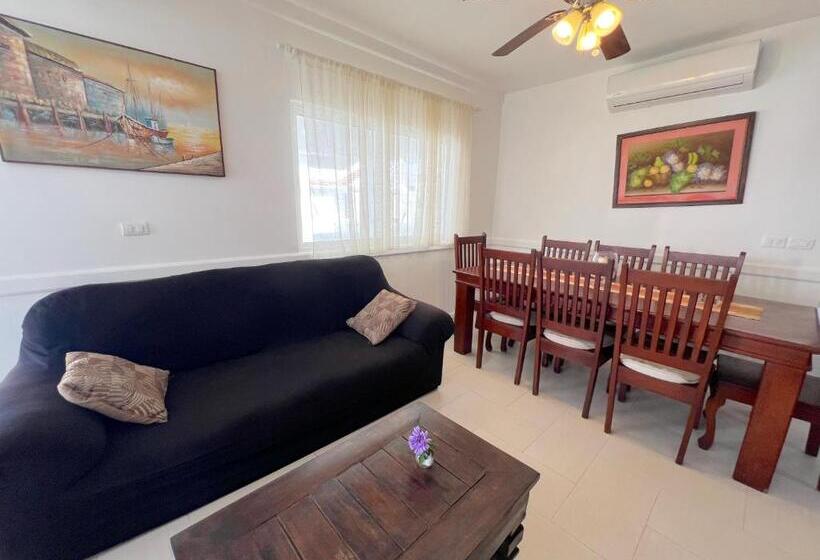 小型套房带阳台, Los Corales Villas And Suites Beach Club, Spa, Restaurants