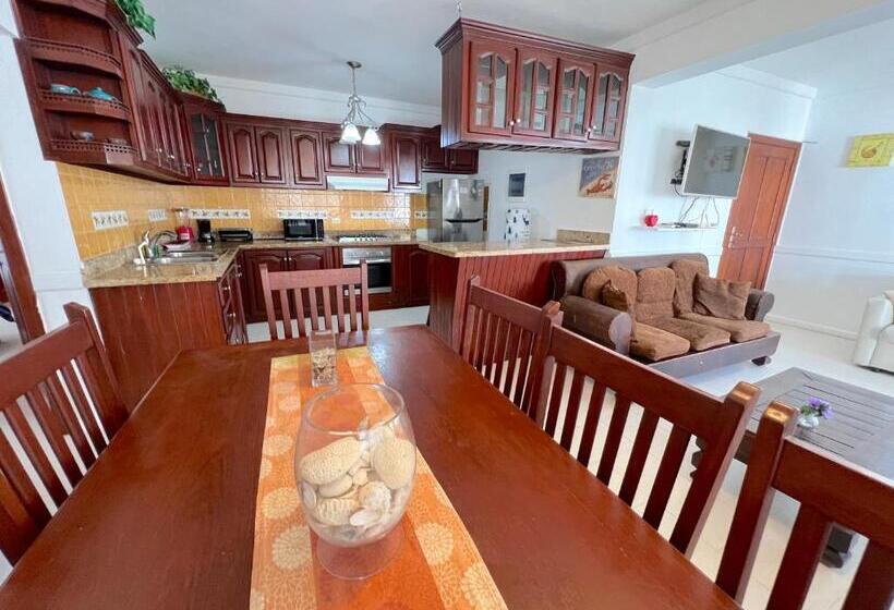 小型套房带阳台, Los Corales Villas And Suites Beach Club, Spa, Restaurants