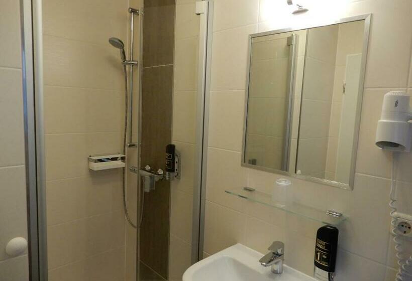 标准单人间, Pension Am Hafen