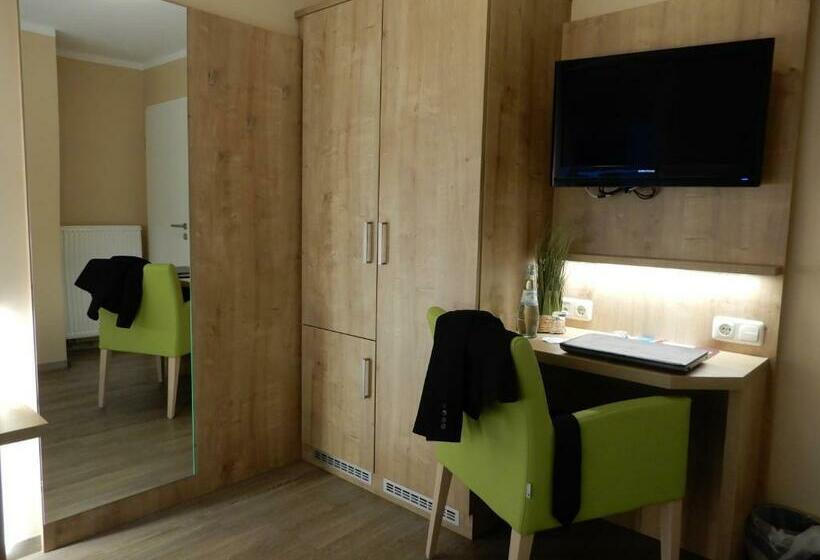 标准单人间, Pension Am Hafen