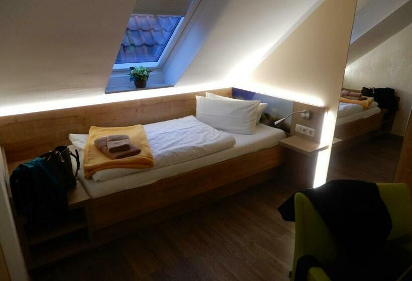 标准单人间, Pension Am Hafen