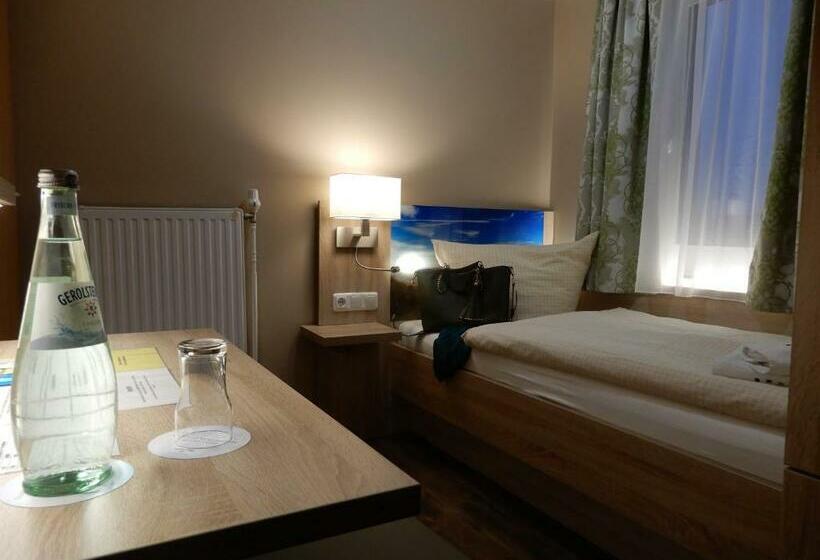 标准单人间, Pension Am Hafen