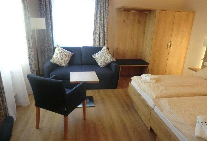 标准三人间, Pension Am Hafen