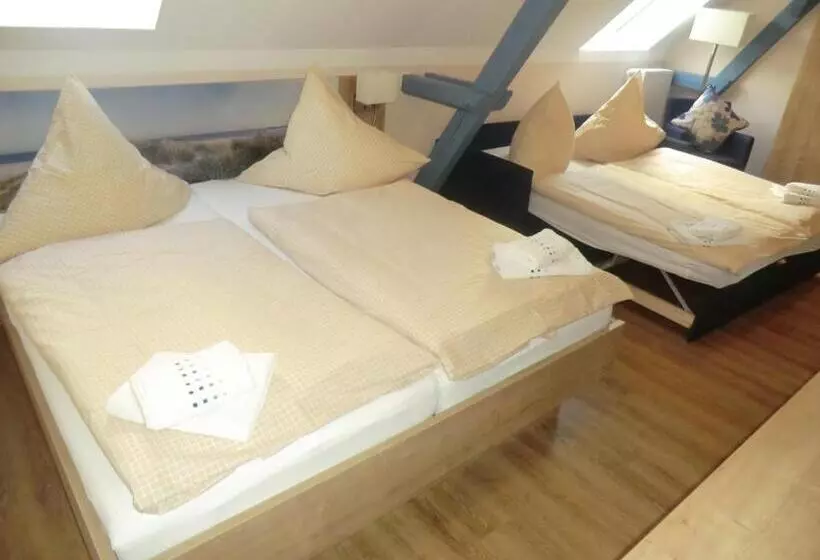 スタンダード4人部屋, Pension Am Hafen