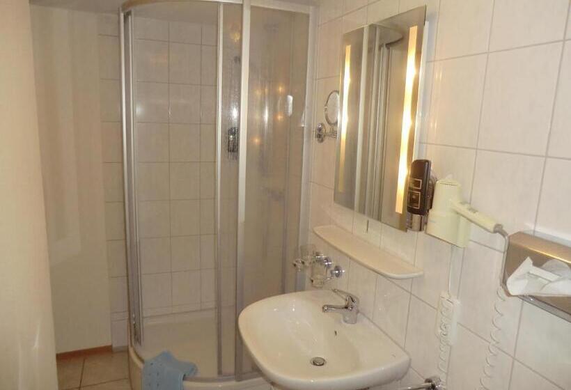 四人标准间, Pension Am Hafen