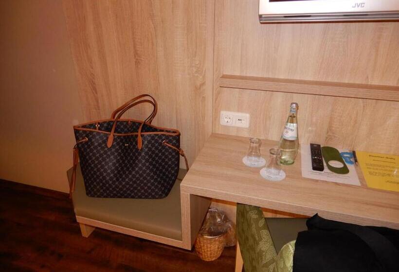 标准间, Pension Am Hafen