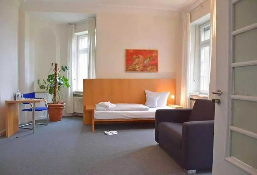 １ベッドルームアパートメント, Robert Schuman Haus