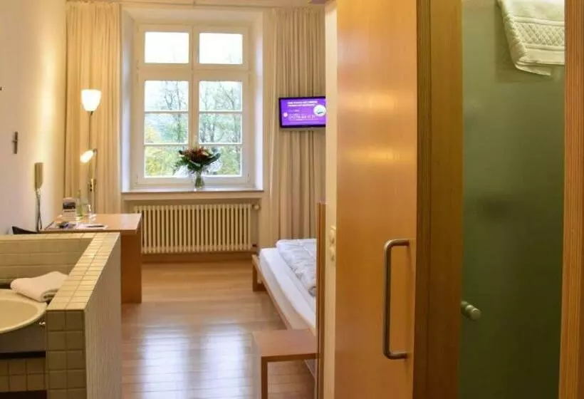 スタンダードシングルルーム, Robert Schuman Haus