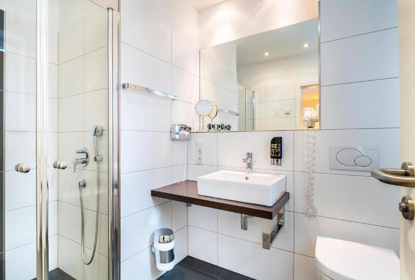 컴포트 룸, Schroeders Stadtwald